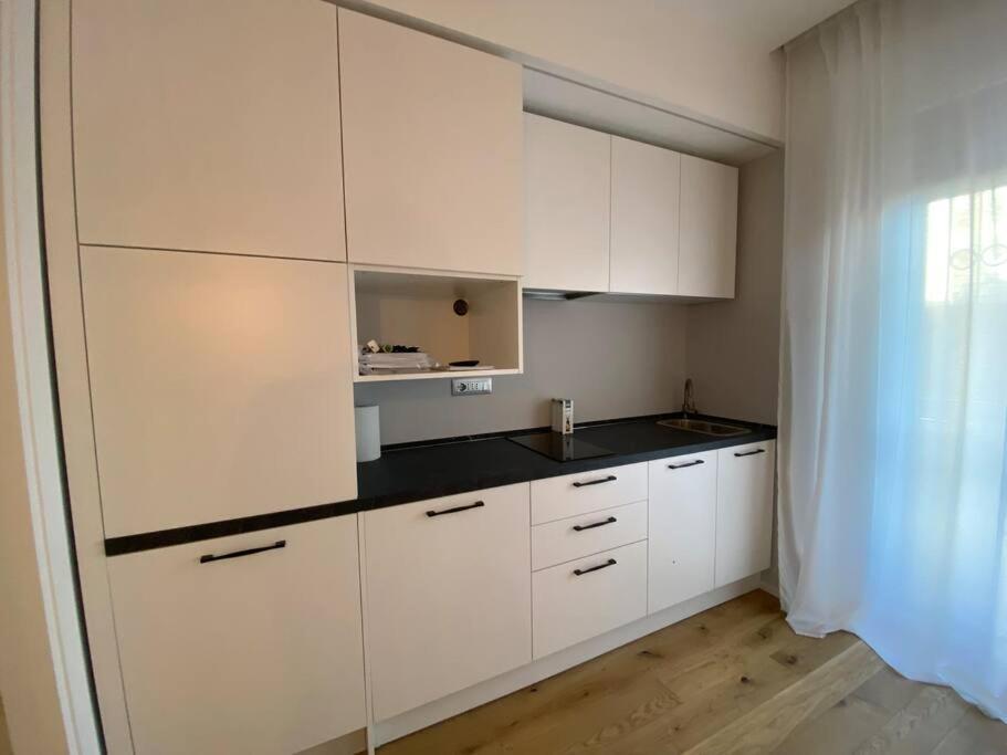Apartment Cit,ma C'e Tut!tiny,but Need Is In! *