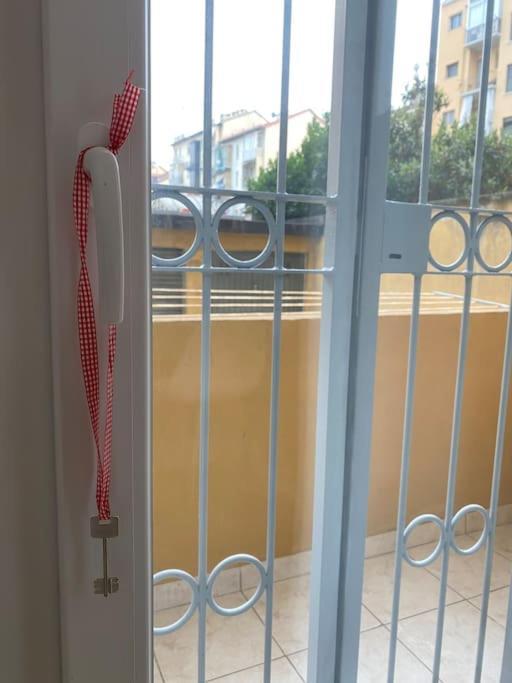 Cit,ma C'e Tut!tiny,but Need Is In! Apartment